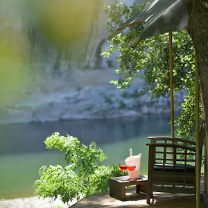 prehistoric-lodge.hotels-rhonealpes.com/